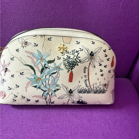 TORY BURCH KERRINGTON TOTE: POETRY OF THINGS